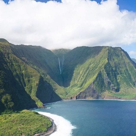 Experiencing the beauty of Molokai from above with the best Maui helicopter tour by Air Maui.